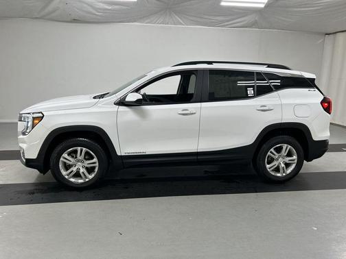 Summit White 2023 GMC Terrain SLE