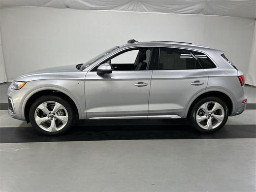 2023 Audi Q5 45 S line quattro Premium