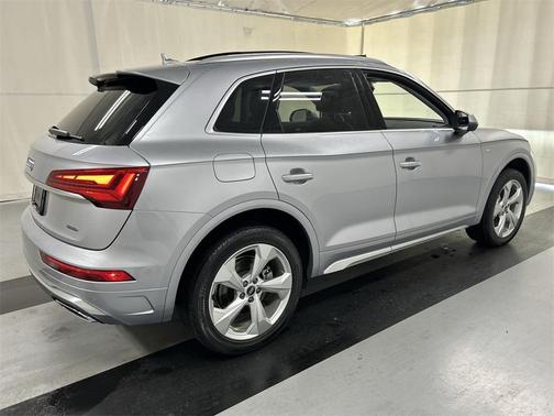 2023 Audi Q5 45 S line quattro Premium