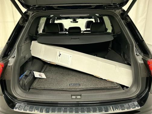 2024 Volkswagen Tiguan 2.0T SEL R-Line