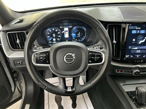 2020 Volvo XC60 Recharge Plug-In Hybrid T8 R-Design