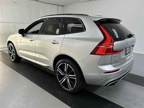 2020 Volvo XC60 Recharge Plug-In Hybrid T8 R-Design