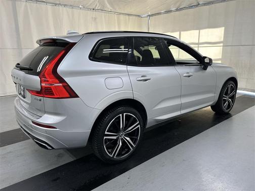 2020 Volvo XC60 Recharge Plug-In Hybrid T8 R-Design