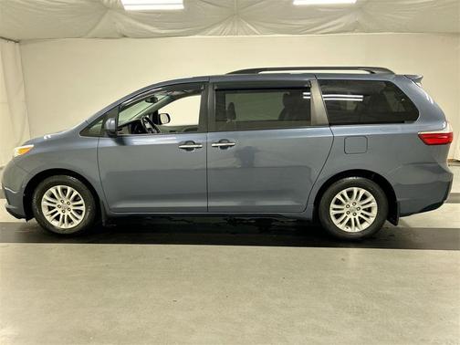 2017 Toyota Sienna L