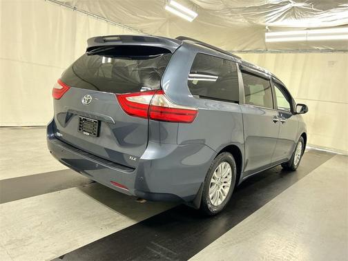 2017 Toyota Sienna L