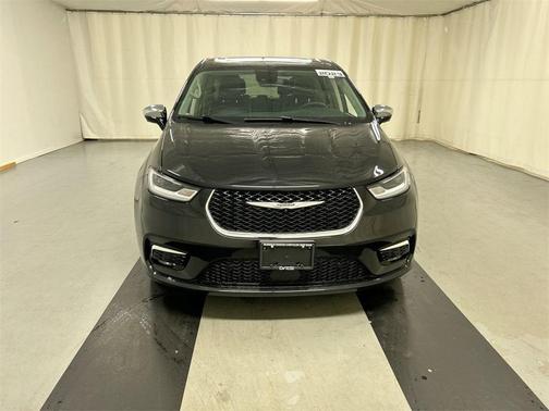 2023 Chrysler Pacifica Hybrid Limited