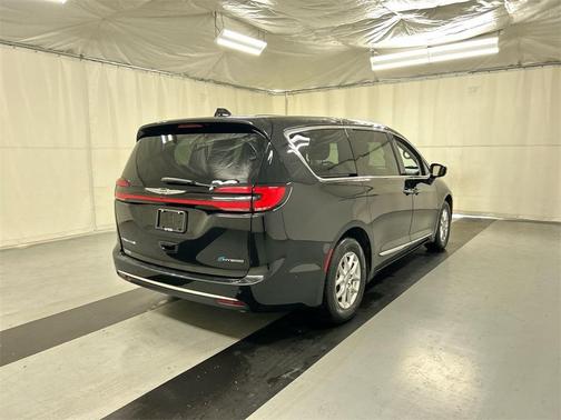 2023 Chrysler Pacifica Hybrid Limited