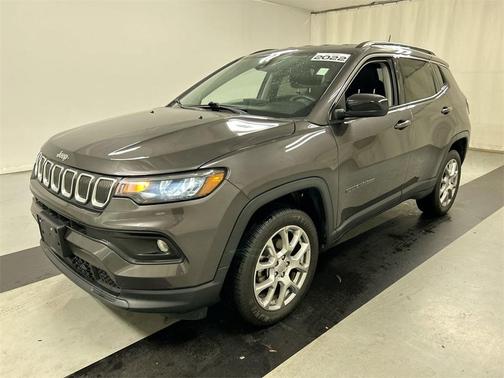 2022 Jeep Compass Latitude Lux