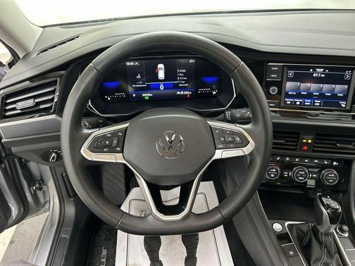 Pyrite Silver Metallic 2023 Volkswagen Jetta 1.5T SE