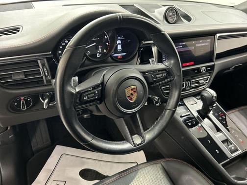 Papaya Metallic 2023 Porsche Macan T