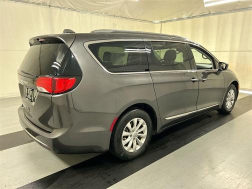 2018 Chrysler Pacifica Touring-L Plus