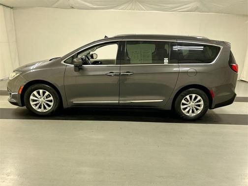2018 Chrysler Pacifica Touring-L Plus
