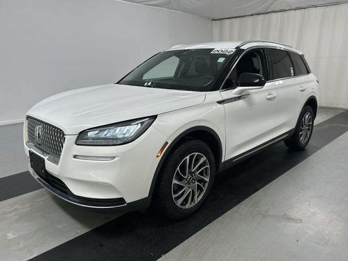 White Metallic 2022 Lincoln Corsair Standard