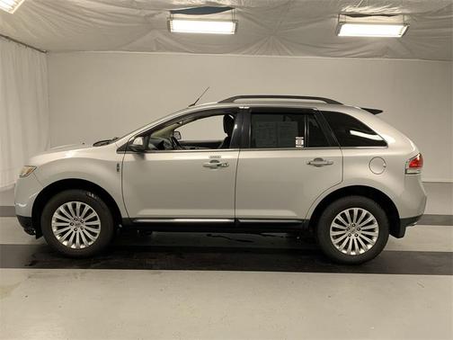 Photo 3 of 22 of 2011 Lincoln MKX Base