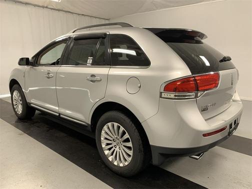 Photo 4 of 22 of 2011 Lincoln MKX Base