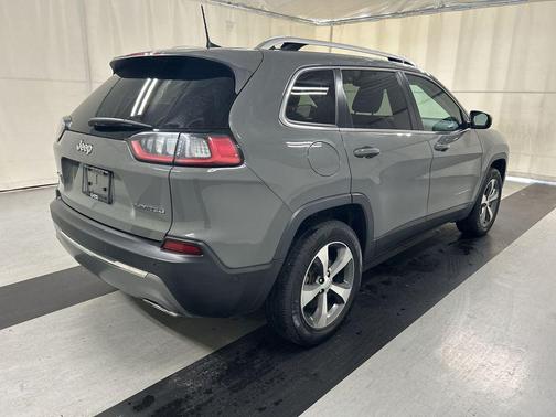 Sting Gray Clearcoat 2021 Jeep Cherokee Limited