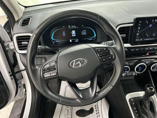 Ceramic White 2023 Hyundai VENUE Limited