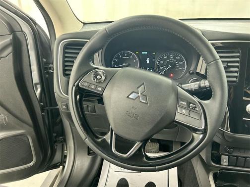 2020 Mitsubishi Outlander SE