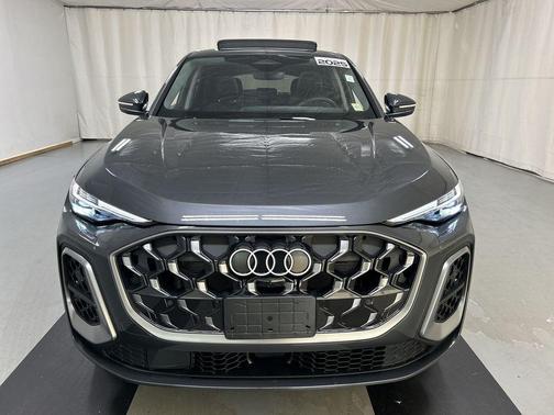 Tambora Gray Metallic 2025 Audi Q5 2.0T Premium