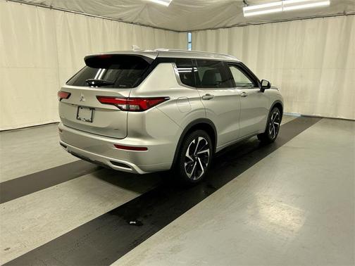 2023 Mitsubishi Outlander SEL