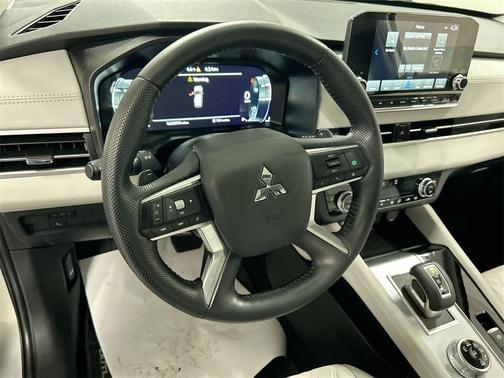 2023 Mitsubishi Outlander SEL