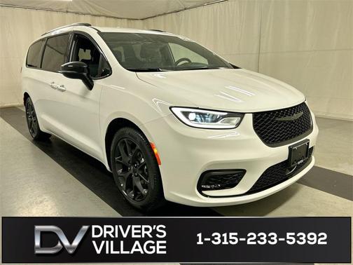 2024 Chrysler Pacifica Touring-L