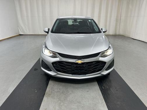 Gray 2019 Chevrolet Cruze LT