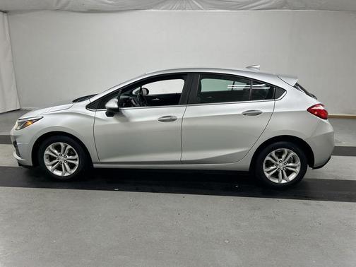 Gray 2019 Chevrolet Cruze LT