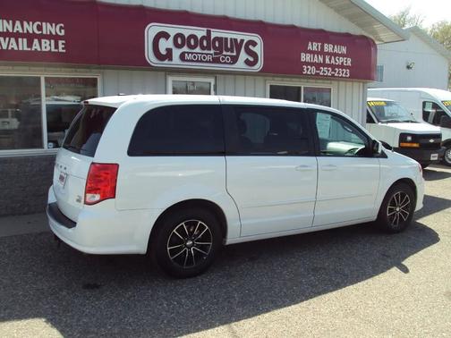 Bright White Clearcoat 2016 Dodge Grand Caravan R/T