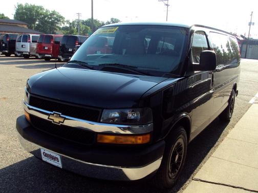 Photo 2 of 26 of 2013 Chevrolet Express 1500 LT