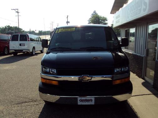 Photo 3 of 26 of 2013 Chevrolet Express 1500 LT