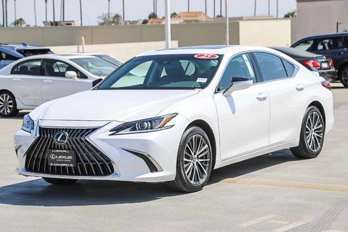 2025 Lexus ES 300h Base
