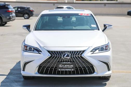 2025 Lexus ES 300h Base
