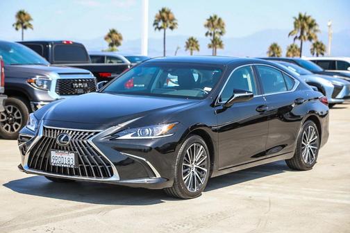 2025 Lexus ES 300h Base