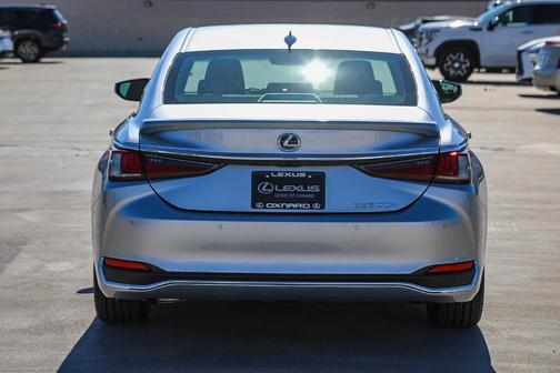 2025 Lexus ES 300h Base