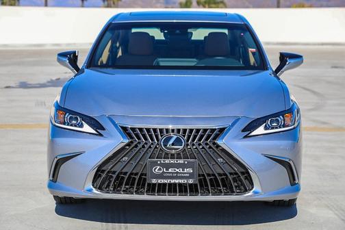 2025 Lexus ES 300h Base