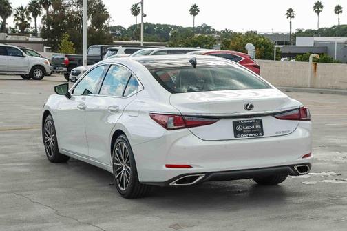 2025 Lexus ES 350 Base