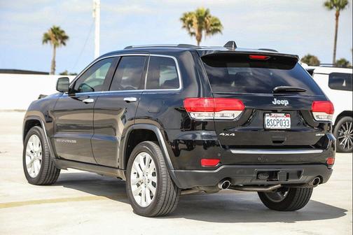 Diamond Black Crystal Pearlcoat 2017 Jeep Grand Cherokee Limited