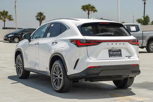 2025 Lexus NX 350h Premium