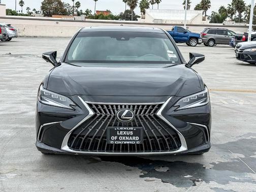 2025 Lexus ES 300h Luxury