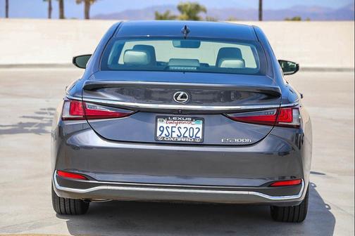 Cloudburst Gray 2025 Lexus ES 300h Base