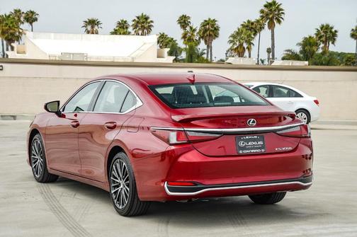 2024 Lexus ES 300h 300H