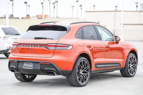 2022 Porsche Macan Base