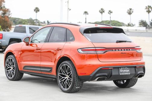 2022 Porsche Macan Base