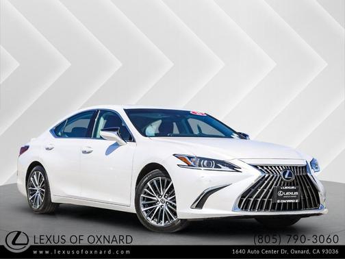 2025 Lexus ES 300h Base