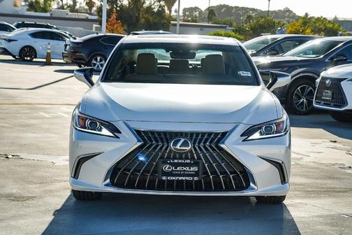 2025 Lexus ES 300h Base