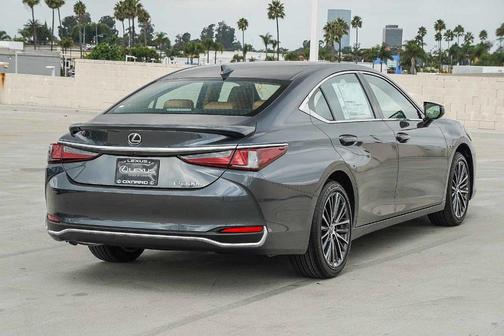 2025 Lexus ES 300h Base