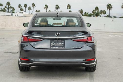 2025 Lexus ES 300h Base