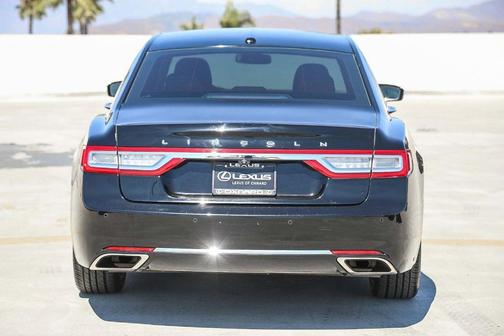 2017 Lincoln Continental Select