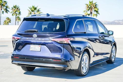 2023 Toyota Sienna Limited
